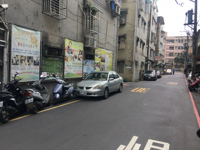 好學市集股份有限公司巷口牆面招牌E